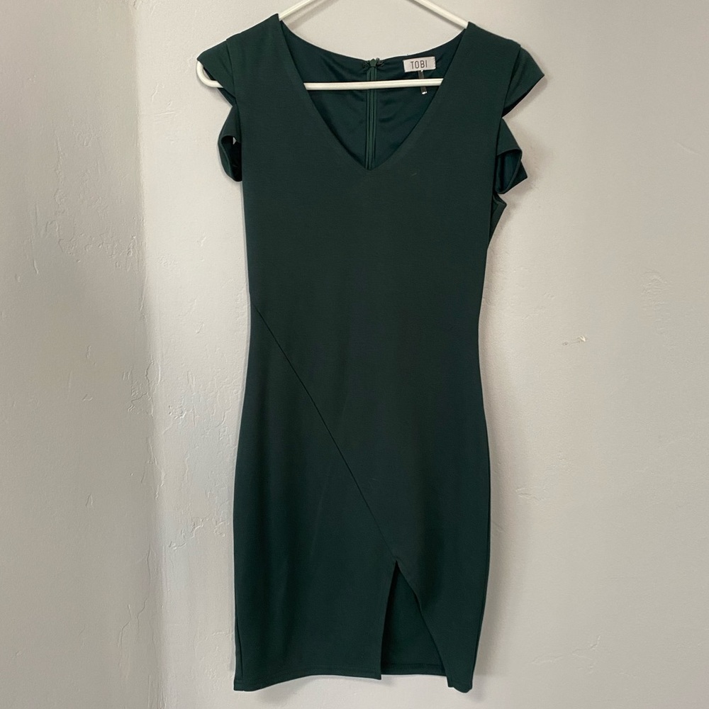 Size Small Forest Green Tobi Bodycon Slit Dress!